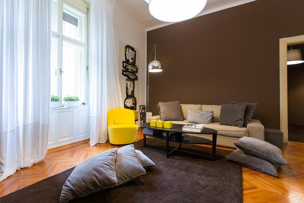 Valsabbion City Suite Pula Exteriör bild